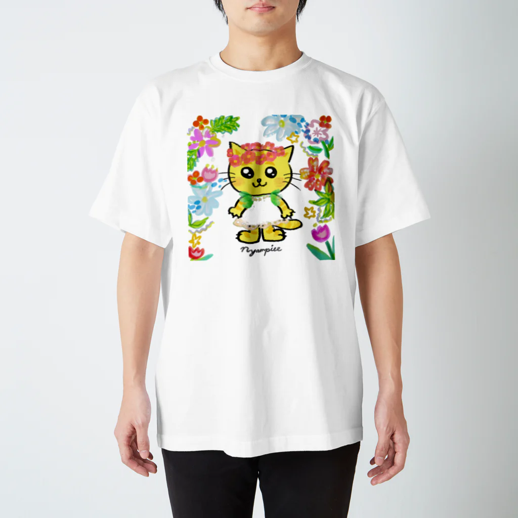 にゃんぴーのお花のうるにゃん（ぜんしん） Regular Fit T-Shirt