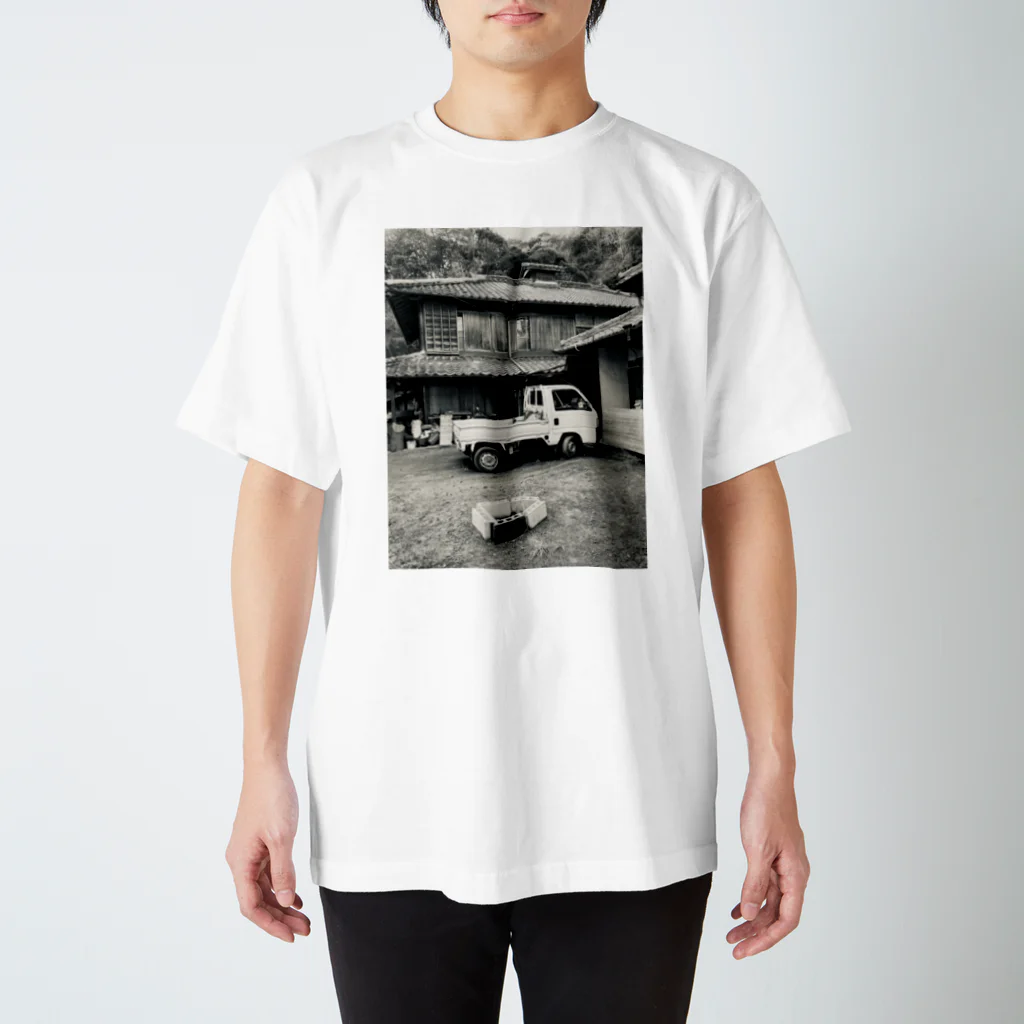 二階堂の母の実家 Regular Fit T-Shirt