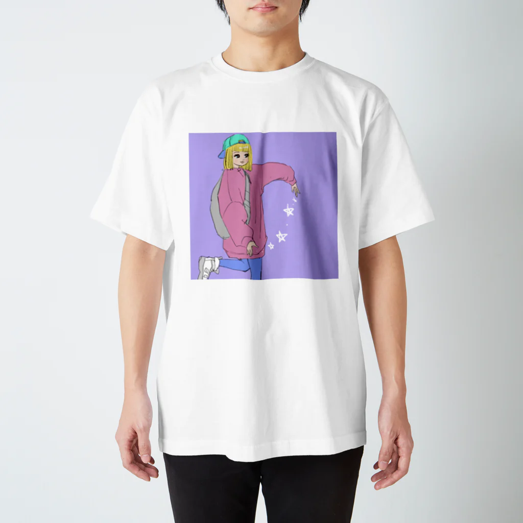 ヨーヨー社の帽子とスニーカー スタンダードTシャツ