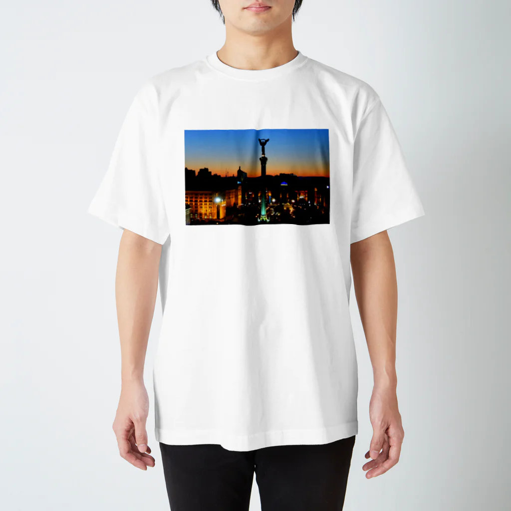 ランタン街・離れの旅するカラフルTシャツ～ウクライナ編～ Regular Fit T-Shirt