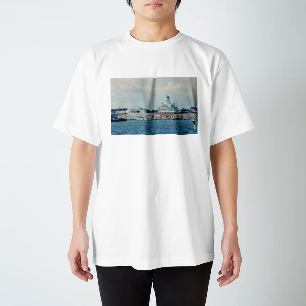 ランタン街・離れの旅するカラフルTシャツ～フィンランド編～ スタンダードTシャツ