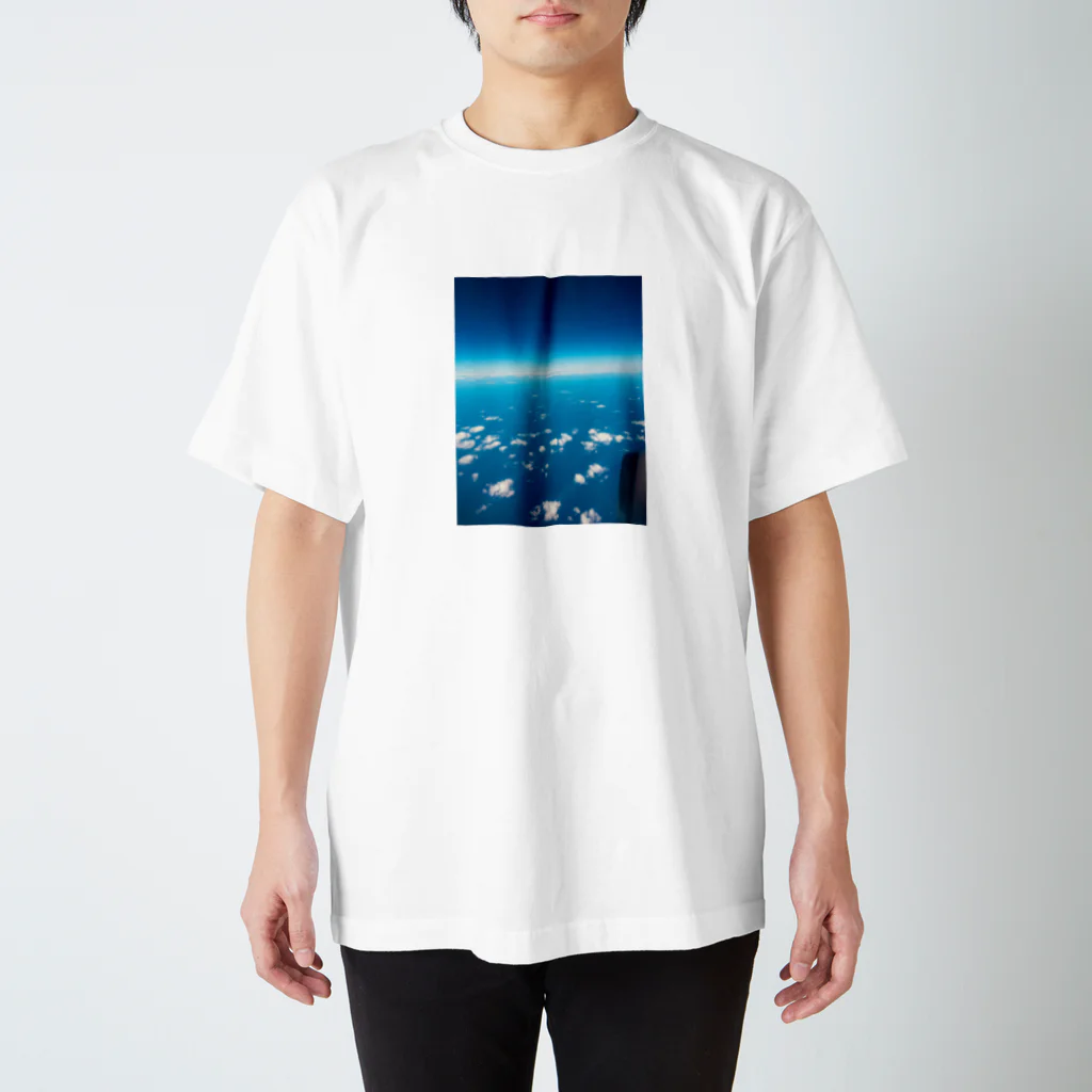 青空の飛行機から見た青空 スタンダードTシャツ