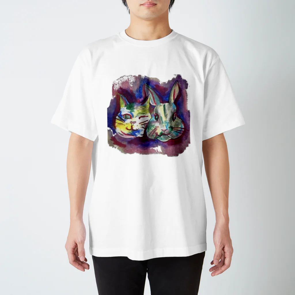 ホップステップジャンピングの猫とうさぎの宙浮遊 Regular Fit T-Shirt