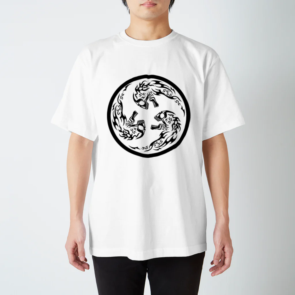 Ａ’ｚｗｏｒｋＳの丸に合わせ三つ髑髏 黒（オリジナル家紋シリーズ） Regular Fit T-Shirt