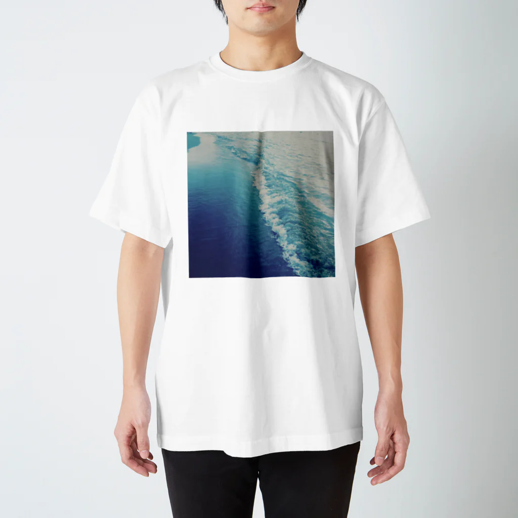 ラベンダーショップの青い海 Regular Fit T-Shirt