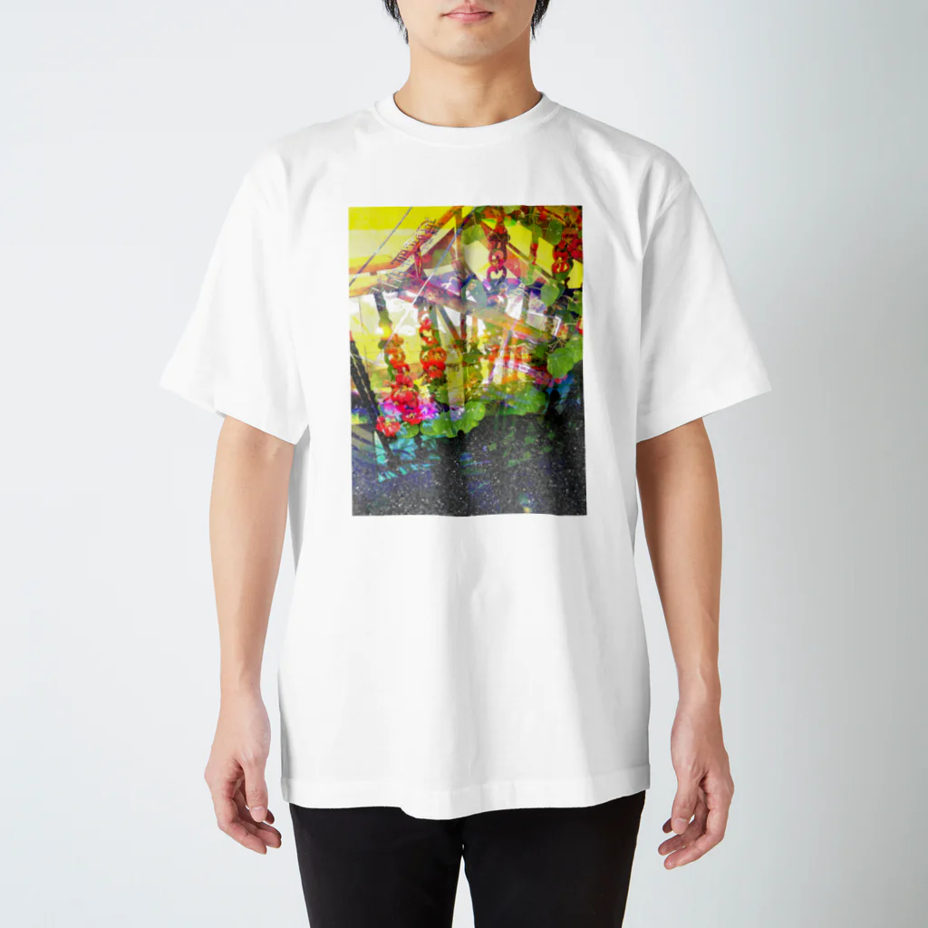 Higanbanaxの赤黄色の模様 Regular Fit T-Shirt