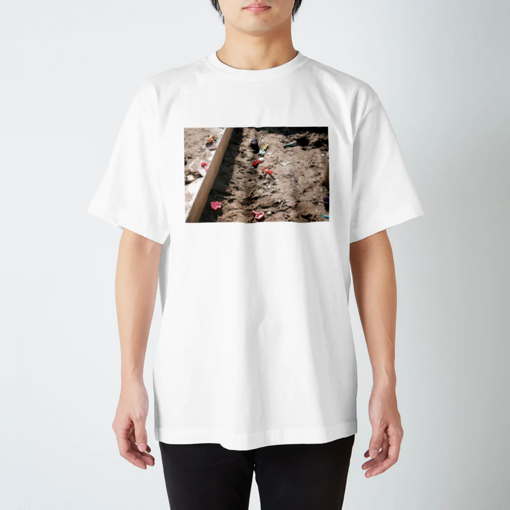 忘れないでの砂場 Regular Fit T-Shirt