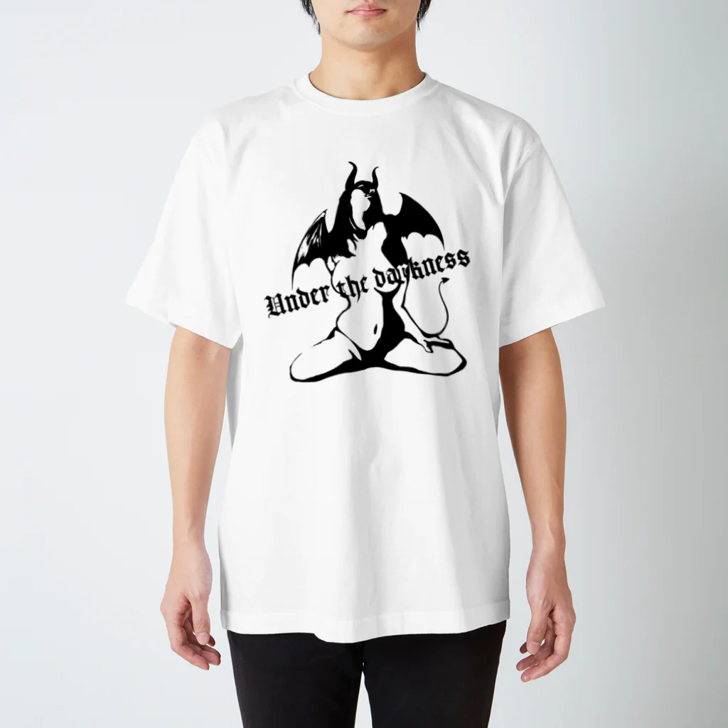 イラストレーター トツカケイスケのUnder the darkness Regular Fit T-Shirt