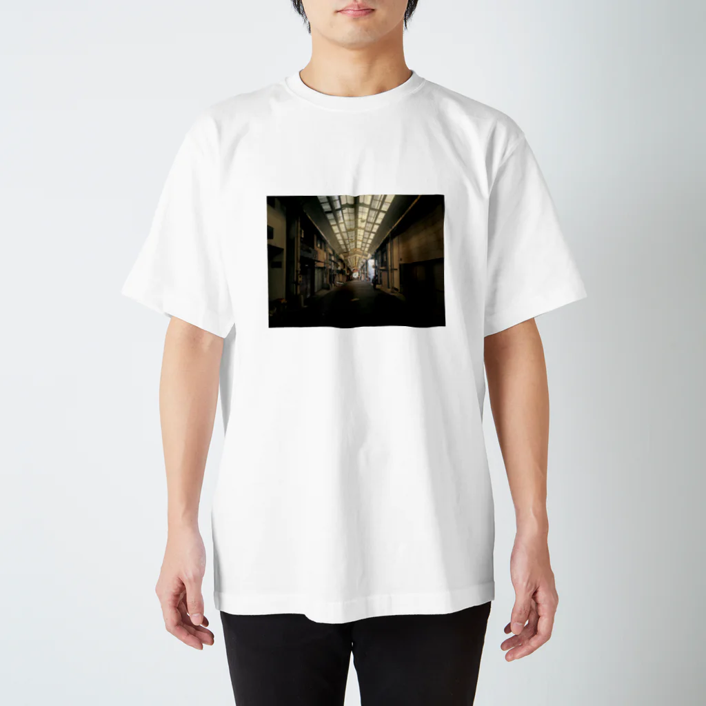 秋刀魚の眼の私の通学路 Regular Fit T-Shirt