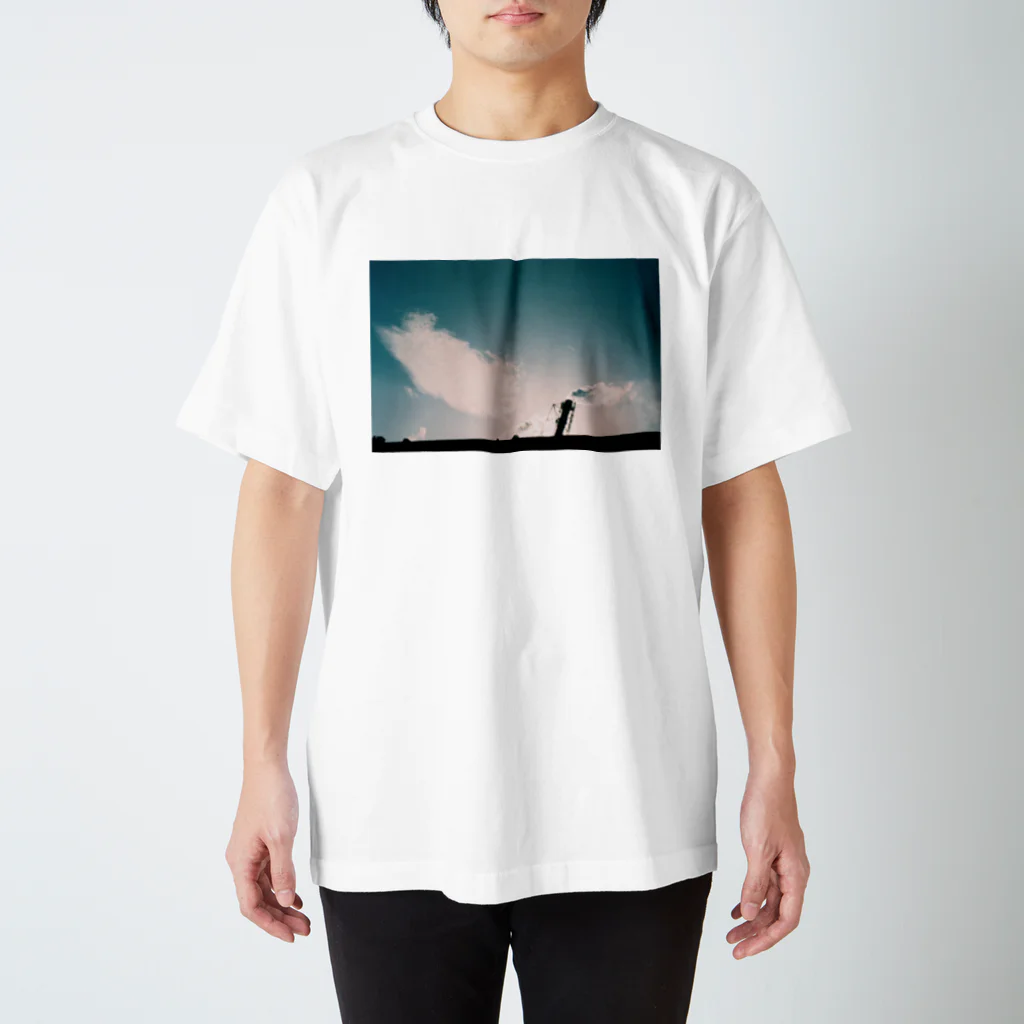 忘れないでの煙突 Regular Fit T-Shirt