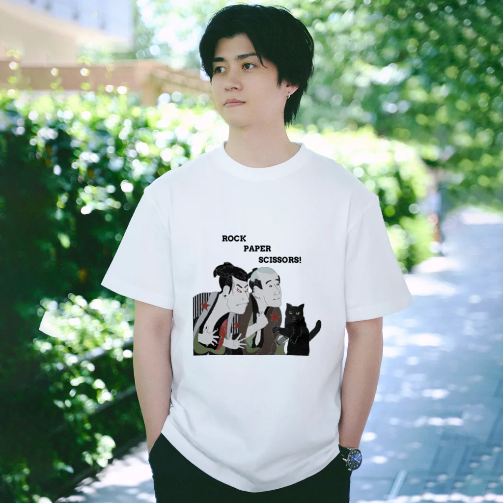 keeeeeep smilingのチョキを習得した猫 Regular Fit T-Shirt