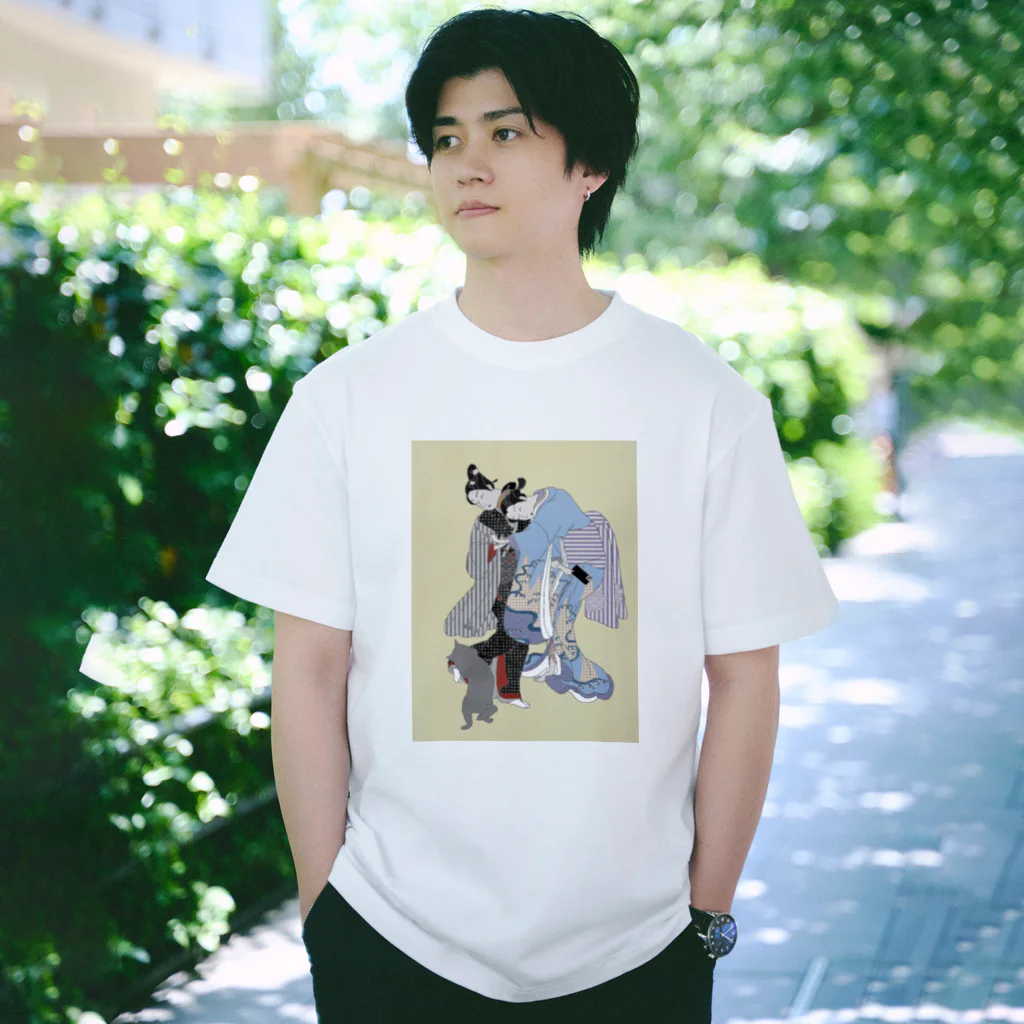 keeeeeep smilingの参戦する猫 （ LINEをめぐる戦い） Regular Fit T-Shirt