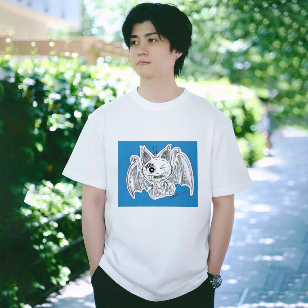 松田悟志のアートな小部屋のエリィちゃん（ブルーベース） Regular Fit T-Shirt