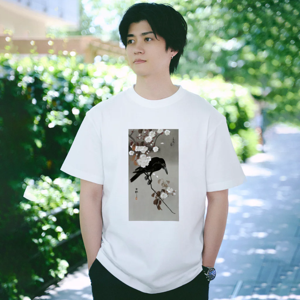 MUGEN ARTの小原古邨　夜桜に烏（カラス） Regular Fit T-Shirt
