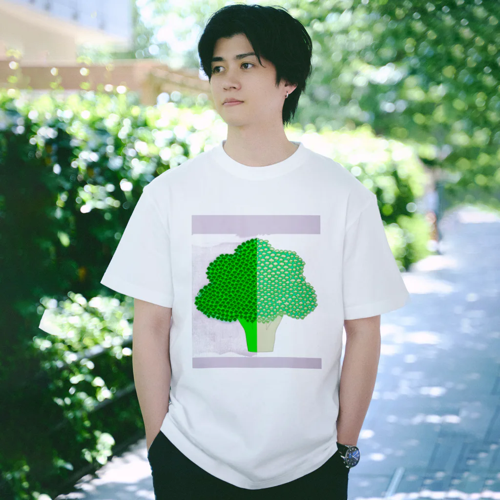 みつ公式ショップの【ブロカリ】 Regular Fit T-Shirt