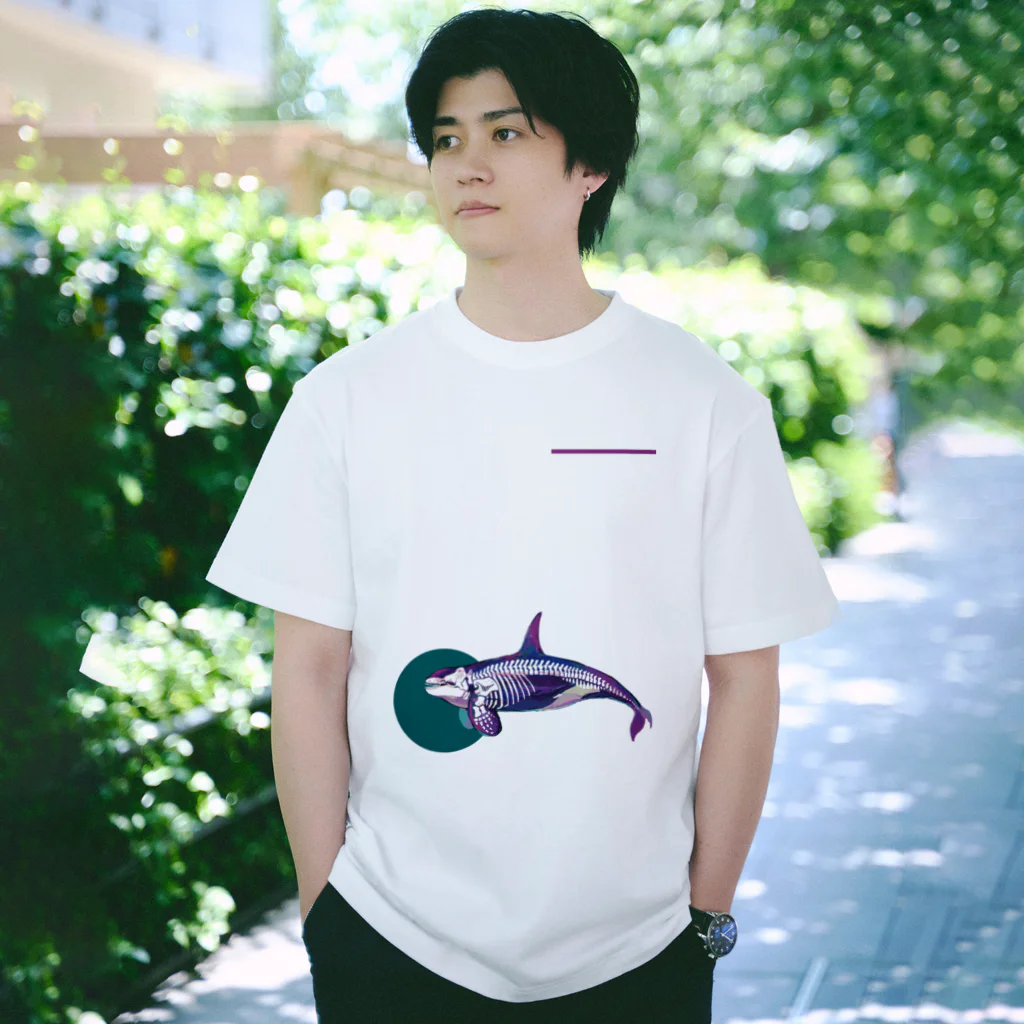 どうぶつのホネ、ときどきキョウリュウ。のシャチのホネ Regular Fit T-Shirt