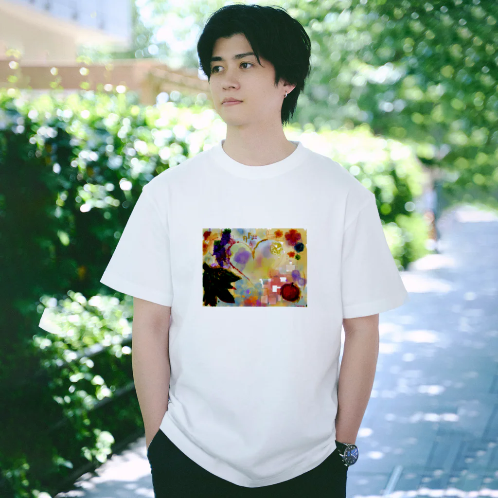 St.SKのClear Heart Regular Fit T-Shirt
