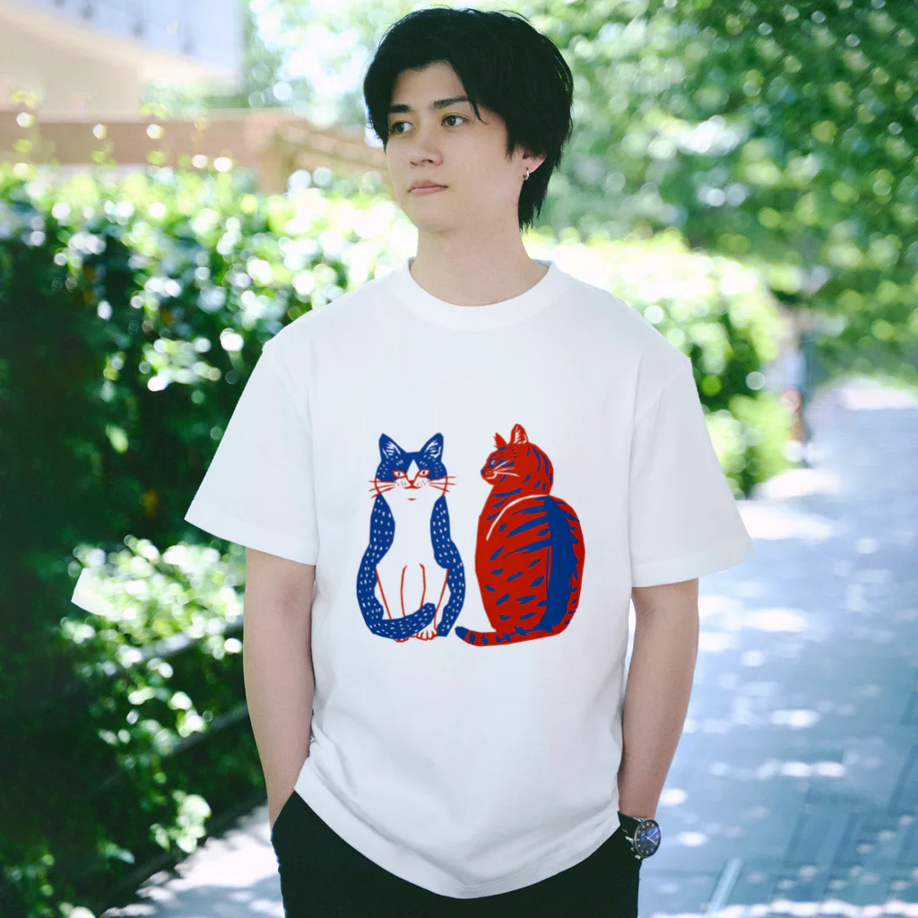 喫茶こぐまやのハチワレさんとキジトラさん Regular Fit T-Shirt