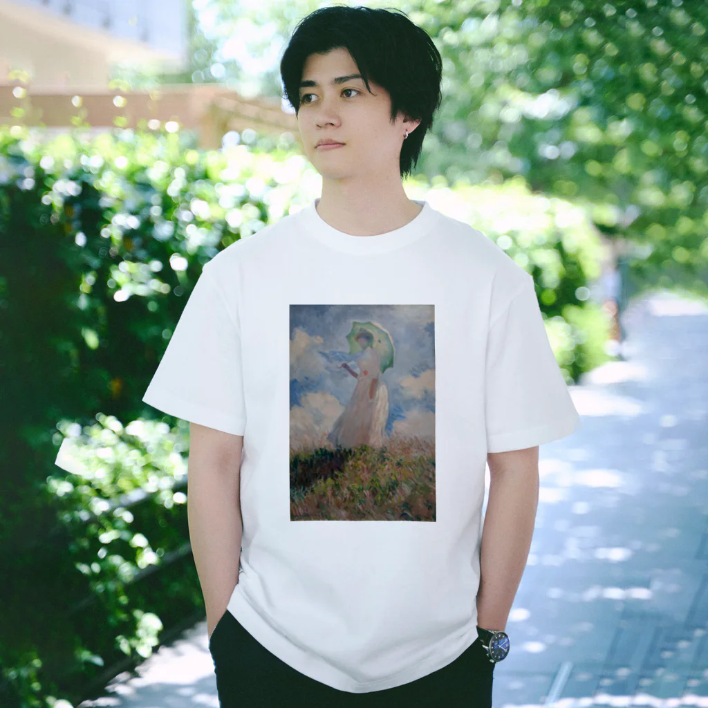 public domainの散歩、日傘をさす女性 / クロード・モネ Regular Fit T-Shirt