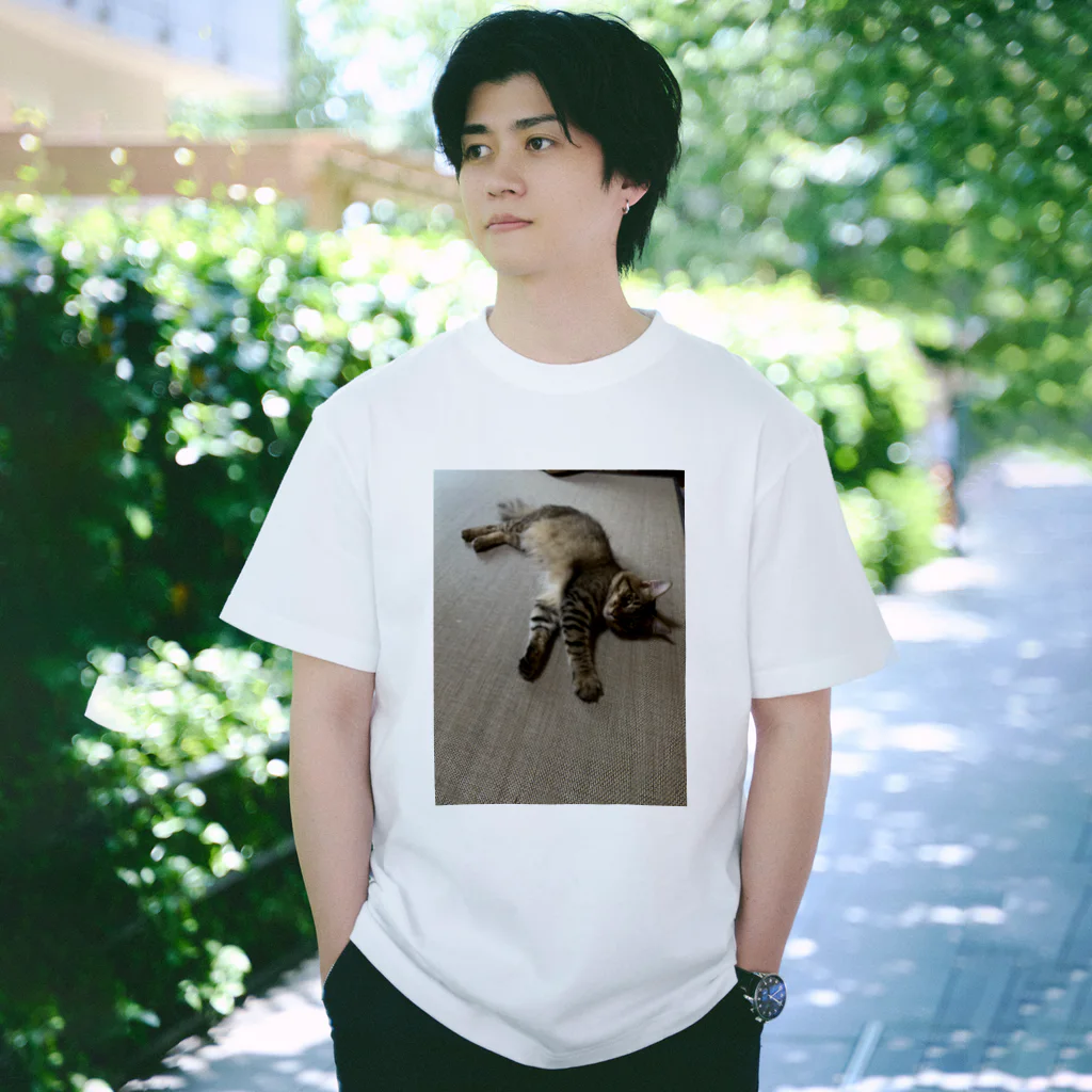 B-Rockの暑くね？ぬこ様 Regular Fit T-Shirt