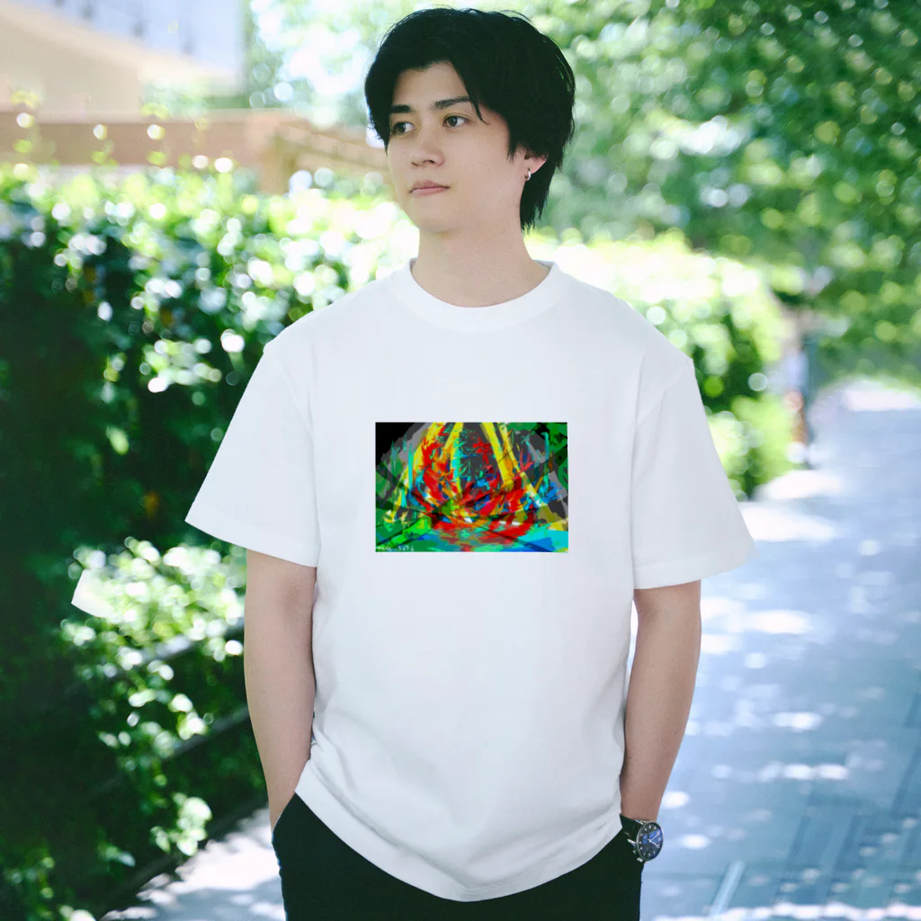 ハチワレ猫とらくがきのアライブ Regular Fit T-Shirt