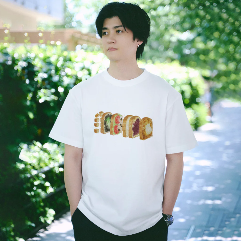 漆原 さくらのサンドイッチ Regular Fit T-Shirt
