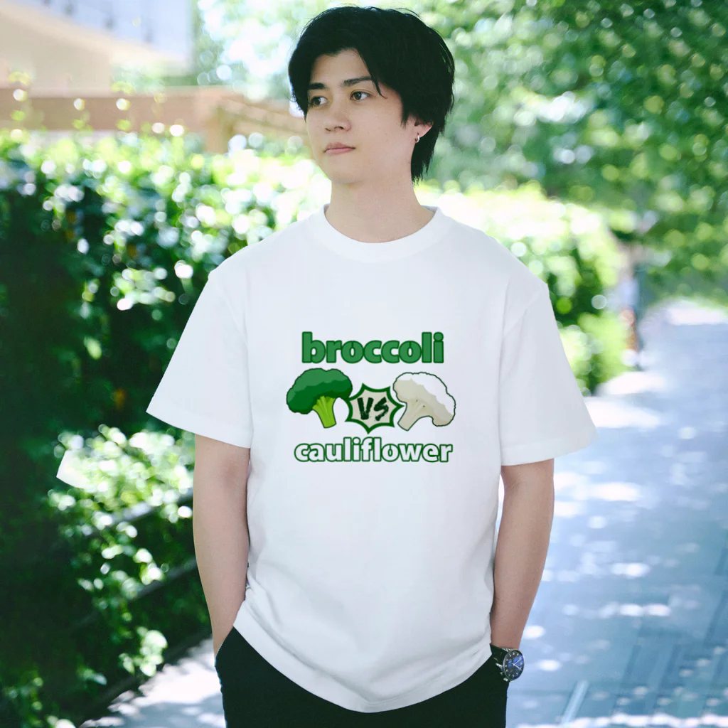 牛のTシャツ屋のブロッコリーvsカリフラワー Regular Fit T-Shirt