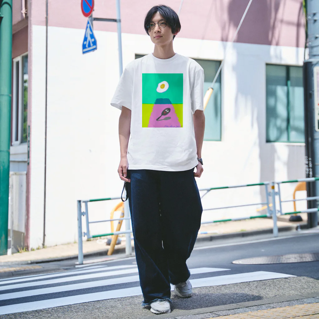 コウイカの遠い目のSUNNY SIDE UP Regular Fit T-Shirt