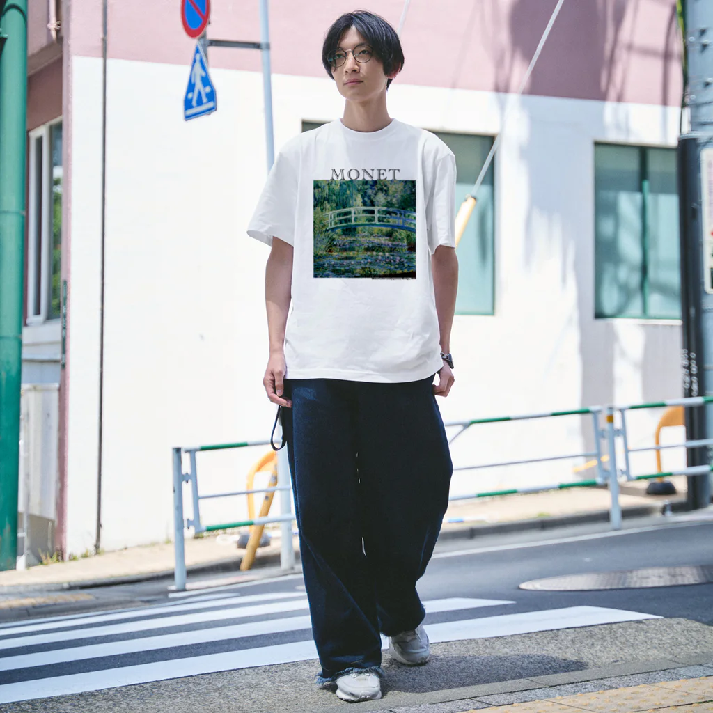 MUGEN ARTのモネ　睡蓮の池と日本の橋　Claude Monet　 Regular Fit T-Shirt