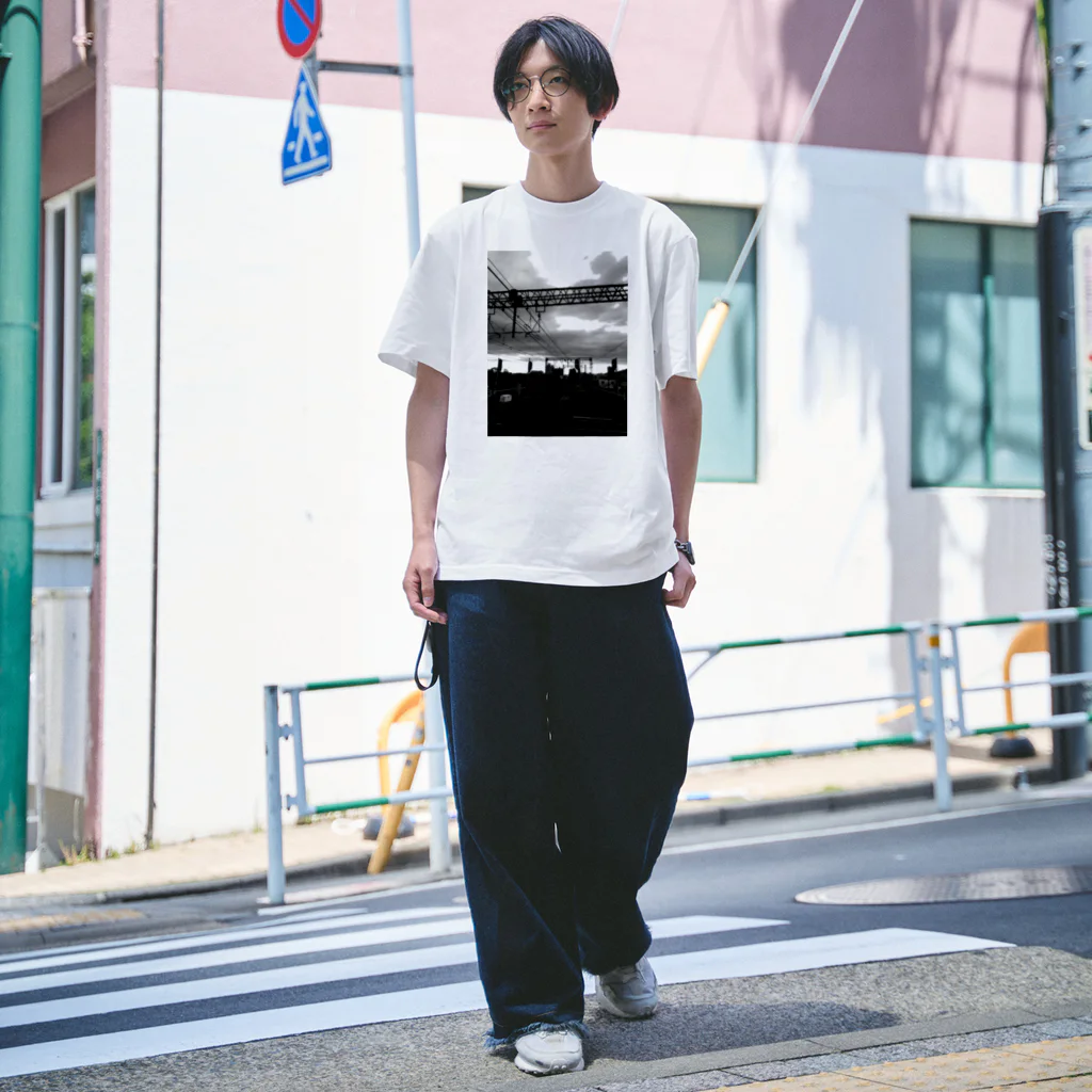 MANDALA MADARAの線路（写真） Regular Fit T-Shirt