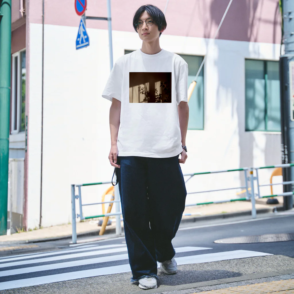 imoの葉っぱの影 Regular Fit T-Shirt