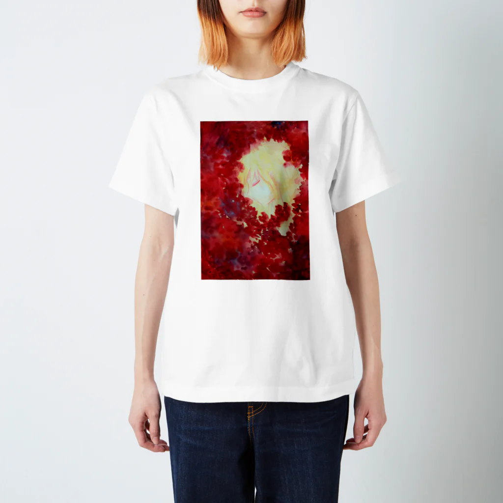 花葱和久の自己満足SHOPの赤花の檻 Regular Fit T-Shirt