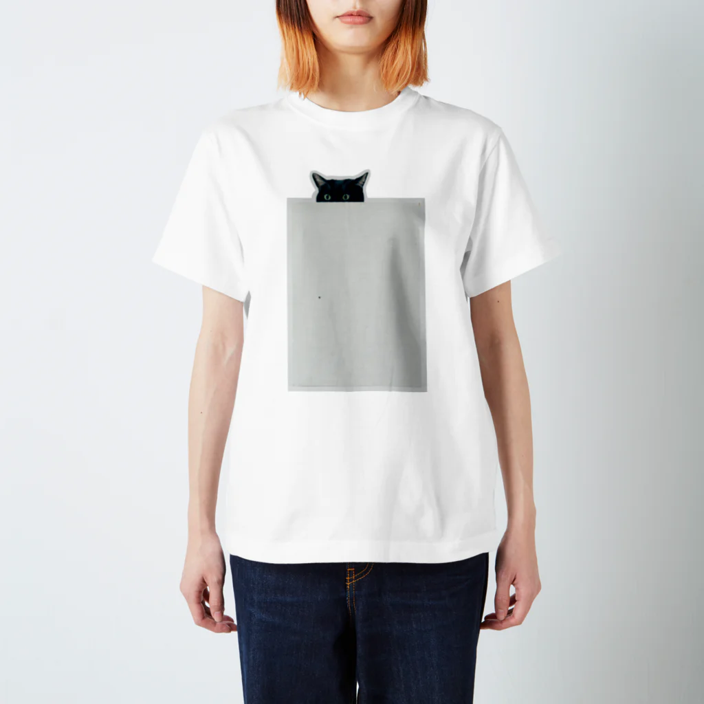 NEKOTORU（ねことる）のちょっとだけ猫 Regular Fit T-Shirt