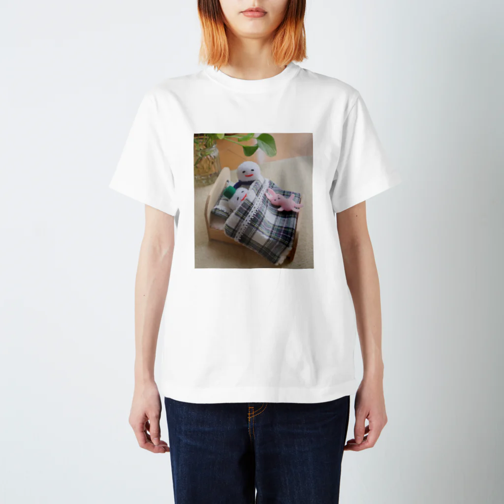 元気のない雪だるまの元気のない雪だるま(まだねむたいよ) Regular Fit T-Shirt