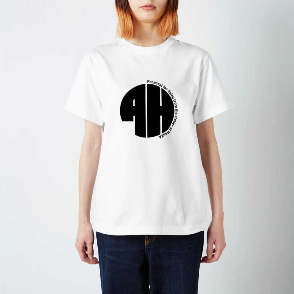 ATELIER-H   -HouZA official Goods Station-のAH丸太アイコン　クロ Regular Fit T-Shirt