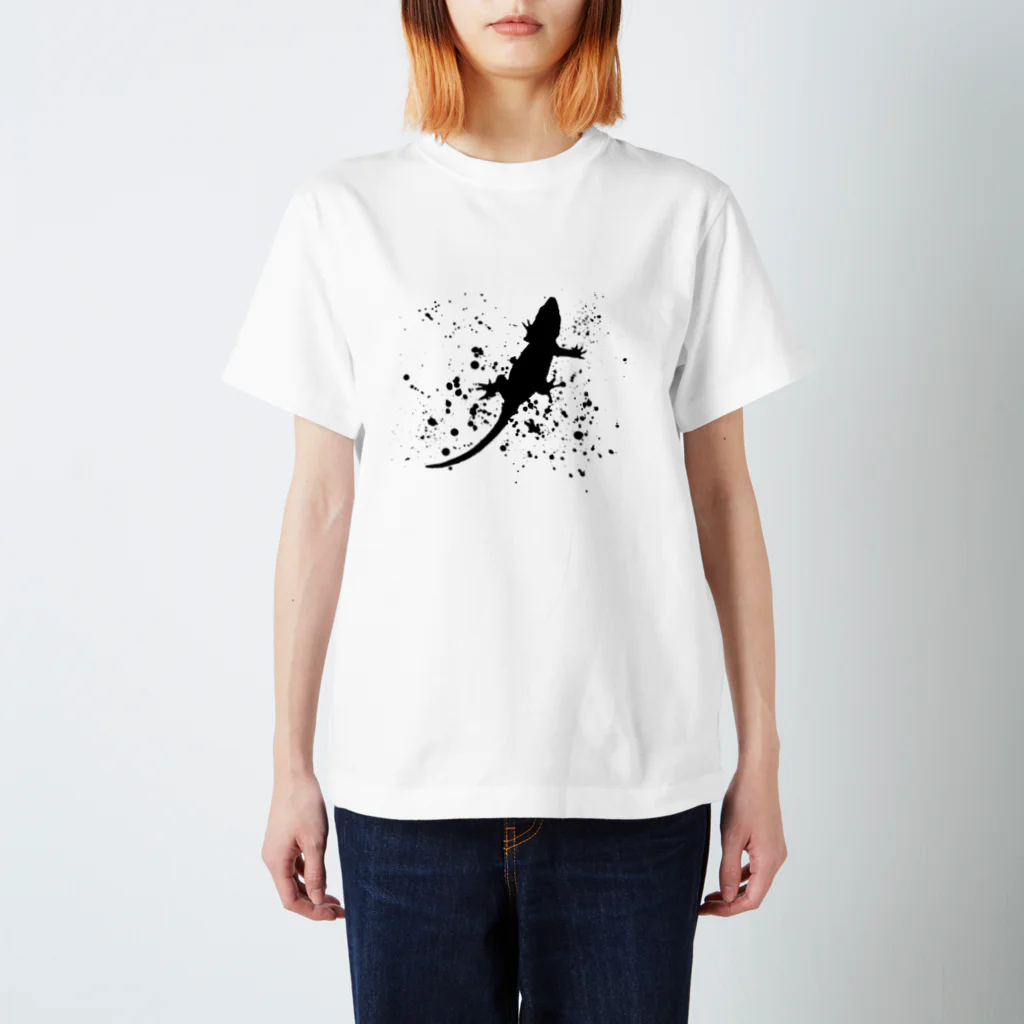 MadRabbit-まどらび-のヤモリのシルエット黒splash Regular Fit T-Shirt