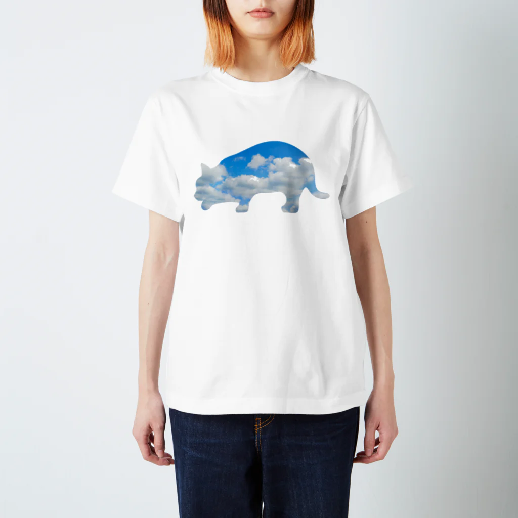 レイにーの忍び歩きシルエット猫ー青空 Regular Fit T-Shirt