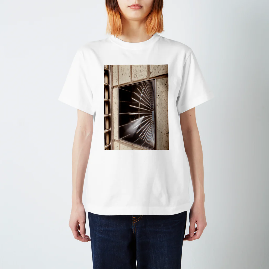 nostalgia のThrough the mirror Regular Fit T-Shirt