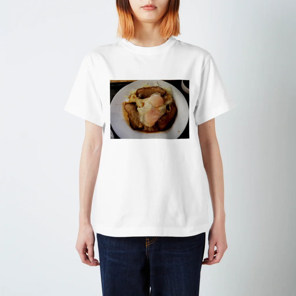 ヱビスヨシヒロ商会の『築地魚がし食堂・小田保』のチャーシューエッグ スタンダードTシャツ