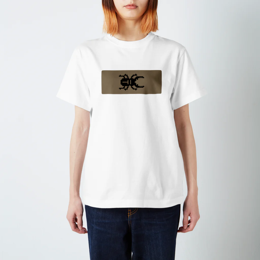 イラスト MONYAAT のクワガタのサンダル Regular Fit T-Shirt