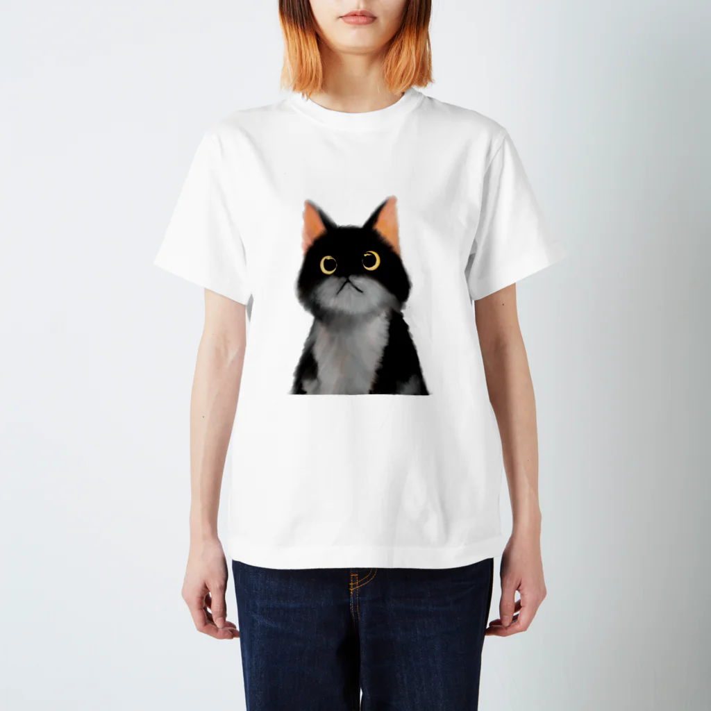 ともる@複業イラストレーター目指してますの三日月目の子猫 Regular Fit T-Shirt