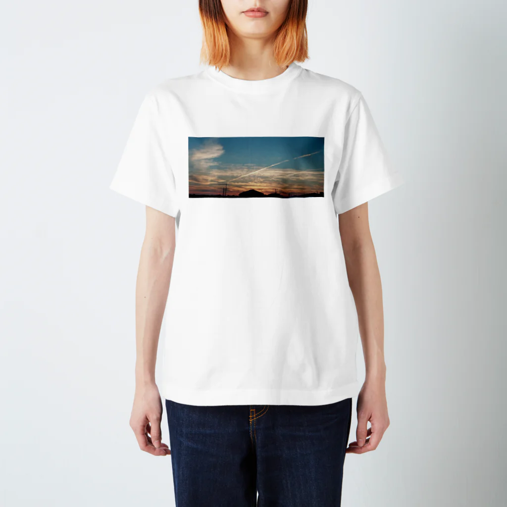 ユメリアショップの夕暮れ Regular Fit T-Shirt