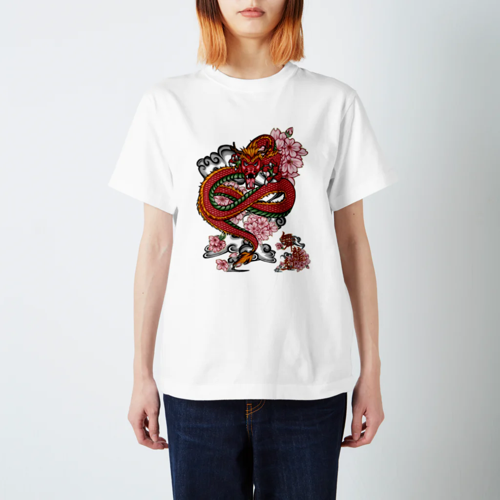 Makari M&PVの舞龍紅 Regular Fit T-Shirt