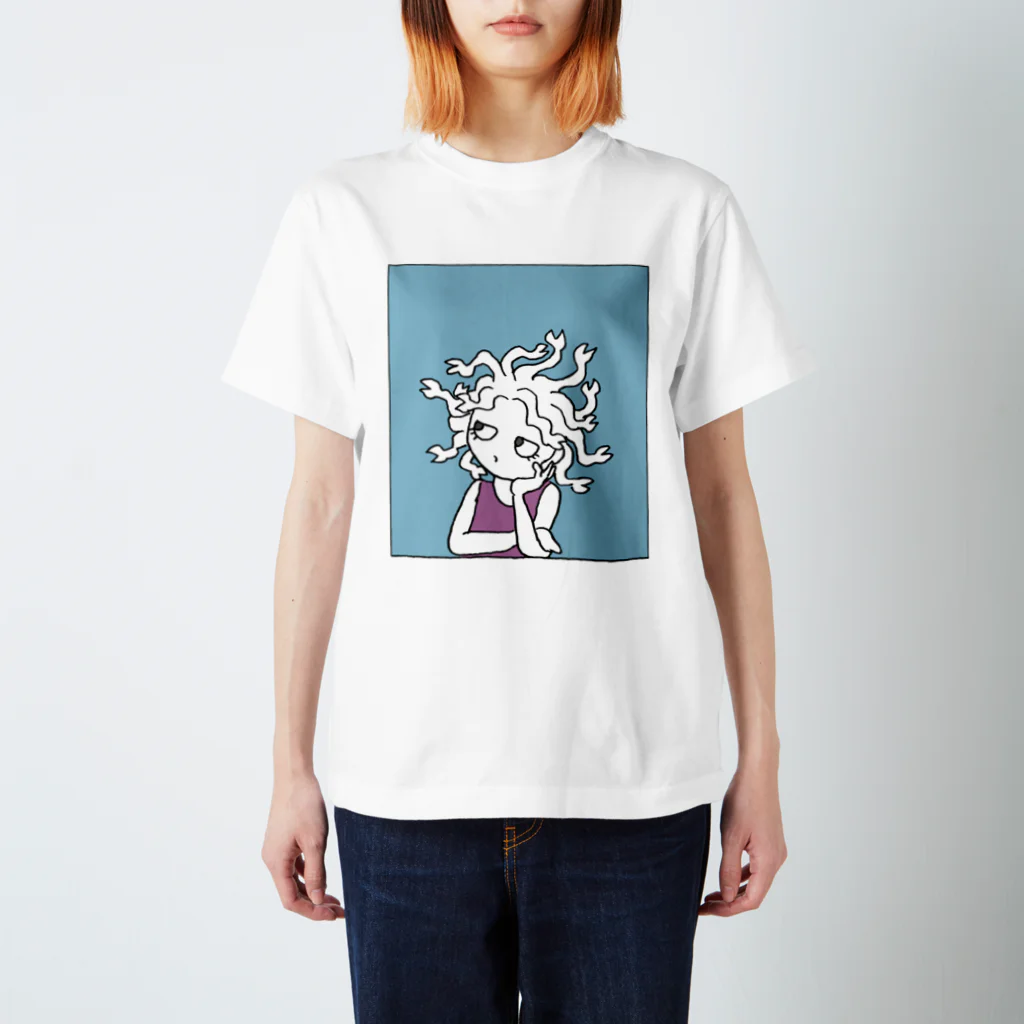 杜の魚の窓辺のメデューサ Regular Fit T-Shirt