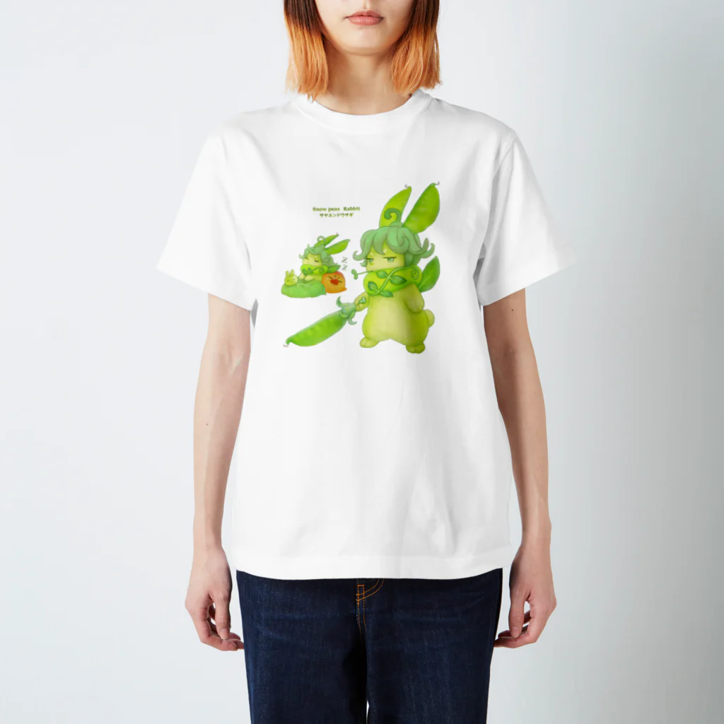 おやさい妖精さんの お店🌱のサヤエンドウサギ Regular Fit T-Shirt