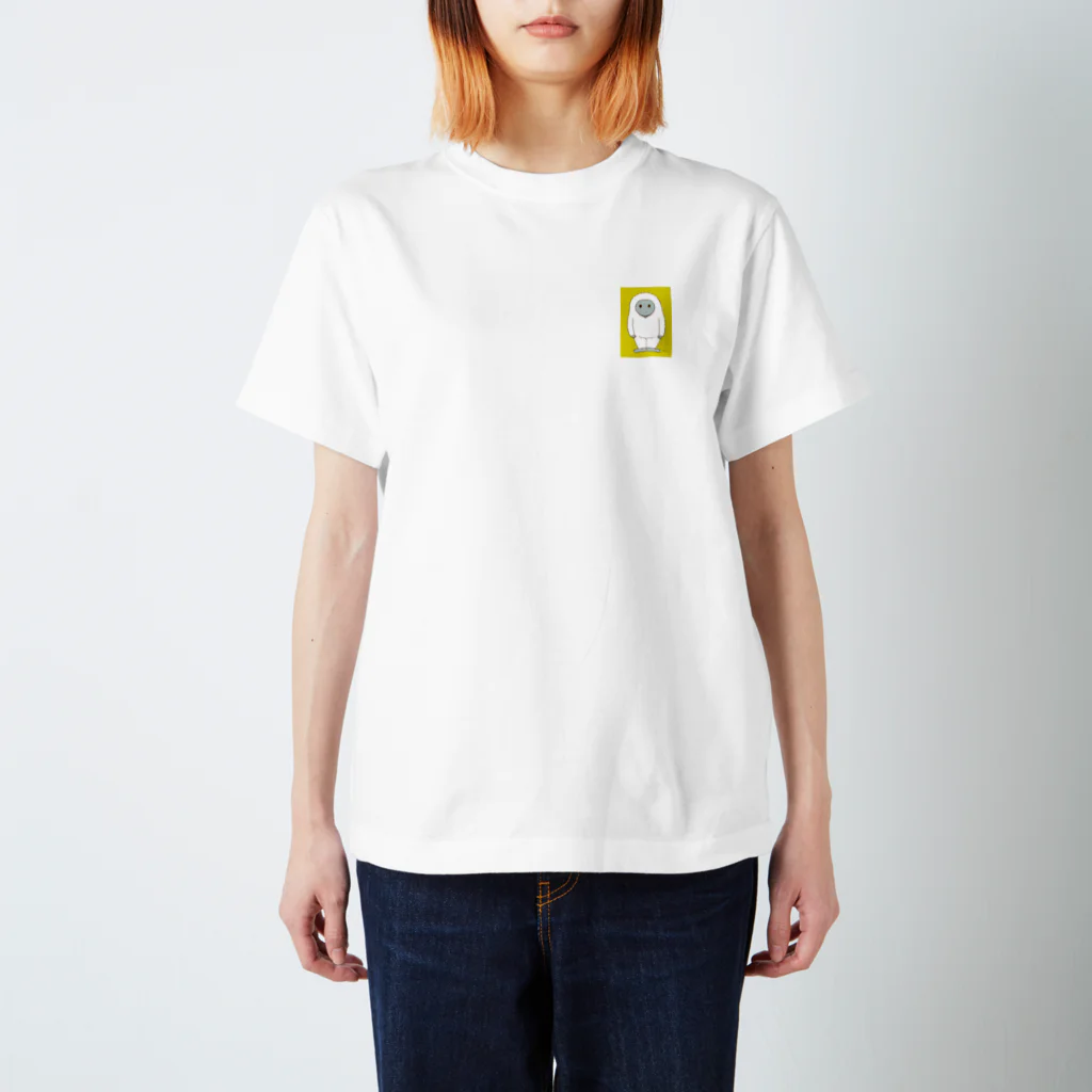 ムーブオン平岸中央のイエティ（背景黄色） Regular Fit T-Shirt