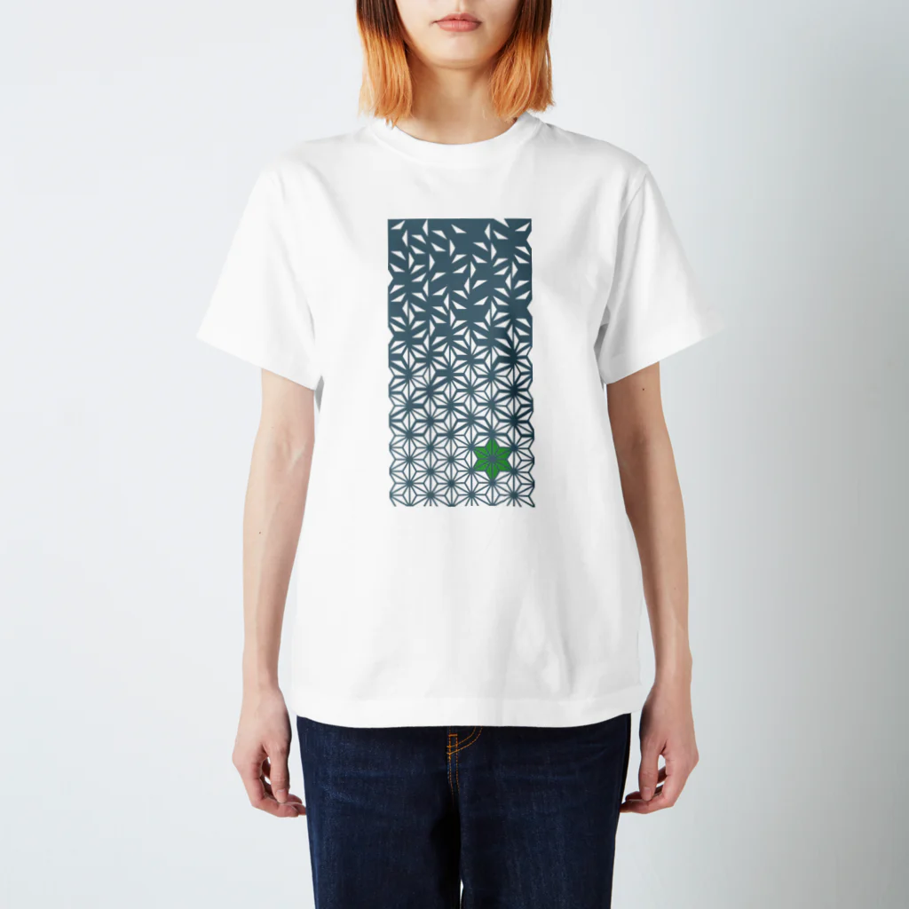 bonnylochの麻の葉White_@LightGreen Regular Fit T-Shirt