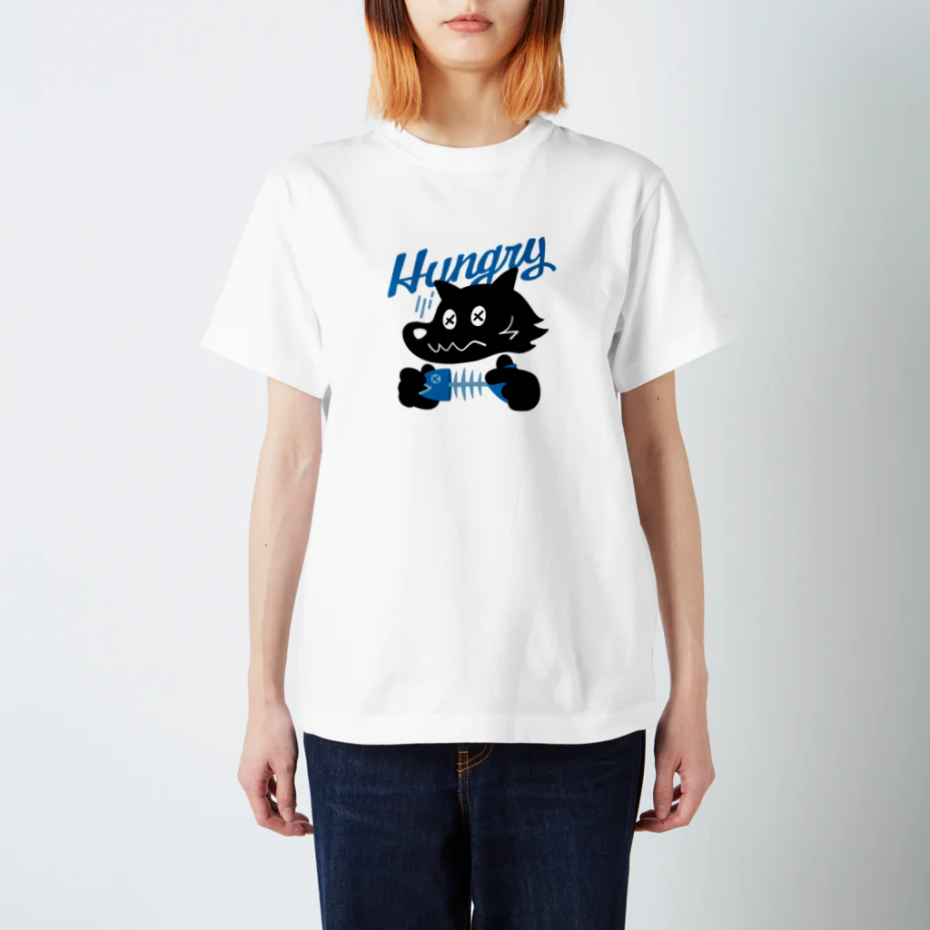 kocoon（コクーン）の空腹ハングリー犬 スタンダードTシャツ