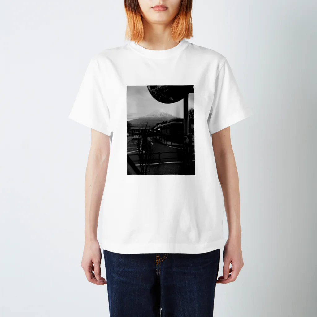 🥫こなみeeeeeショップ(仮のカッコつけ富士山T🗻 Regular Fit T-Shirt