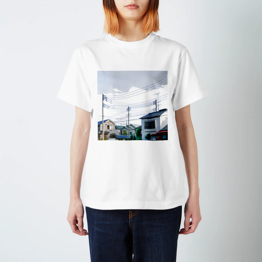 石山蓮華の電線と家々 Regular Fit T-Shirt
